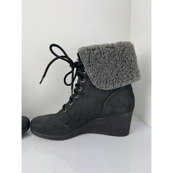 Ugg Zea Shearling Cuff Wedge Ankle Boot Suede Waterproof 1003360 Womens Size 8 - Picture 7 of 9